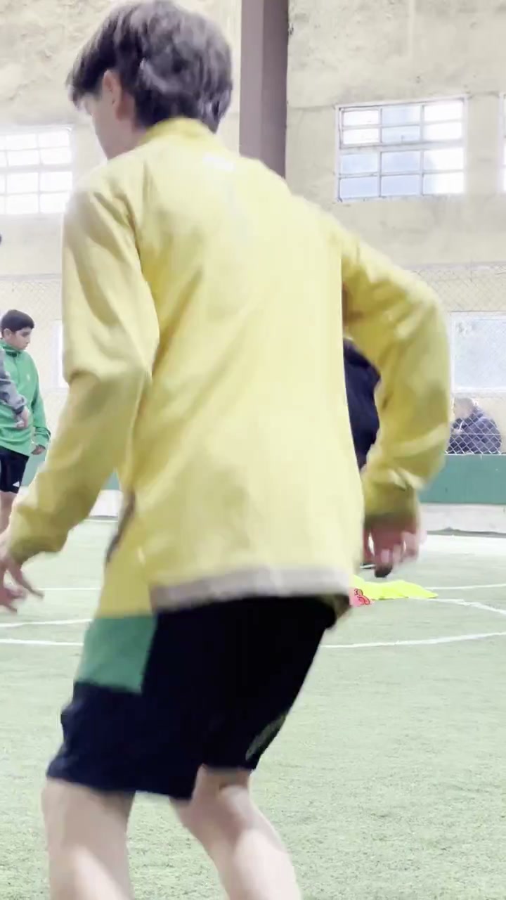 Trabajo de ritmo con jóvenes futbolistas